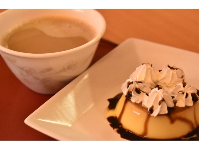 チョコレートソースをかけて完成～～🥰