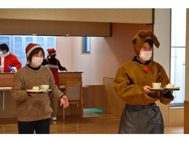 苑長サンタ🎅とトナカイ🦌がお運びします🛷