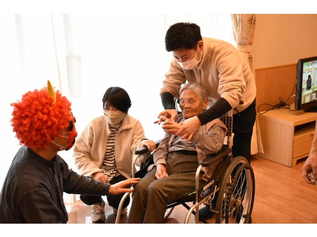 これをあの赤鬼に投げつけるだよ😏