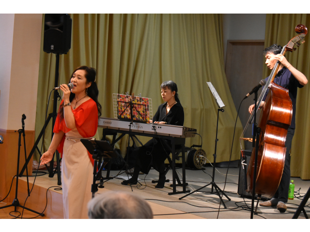 素敵な歌声による「川の流れのように」