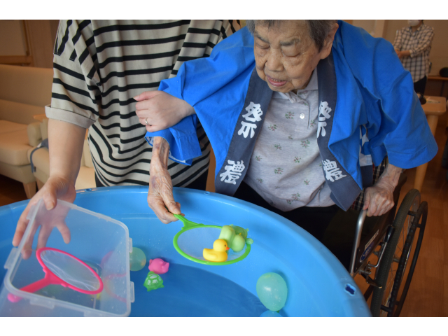 金魚すくいです