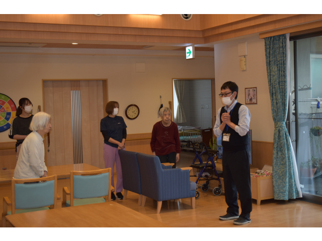 皆さん立ち上がって聞いてくれてます😊