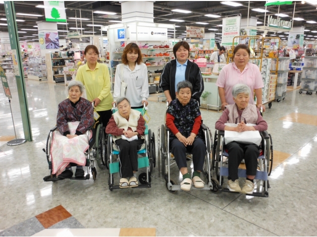 大型ショッピングセンターへ☆