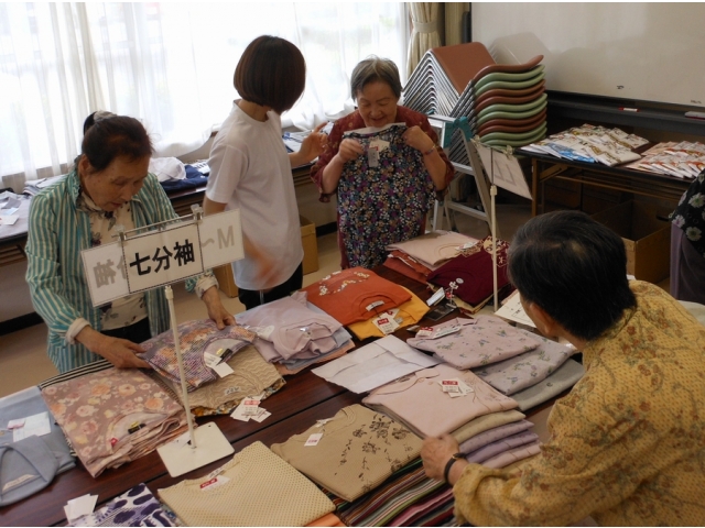 「これ似あうかしら？」