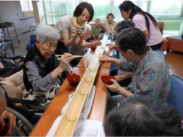そうめん屋は大盛況
