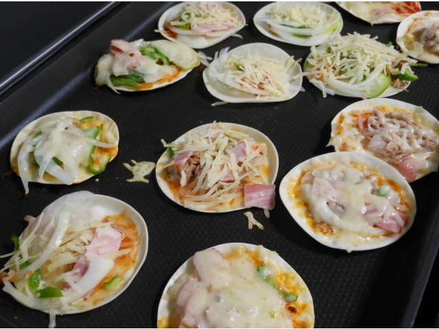 ホットプレートで焼いていきます