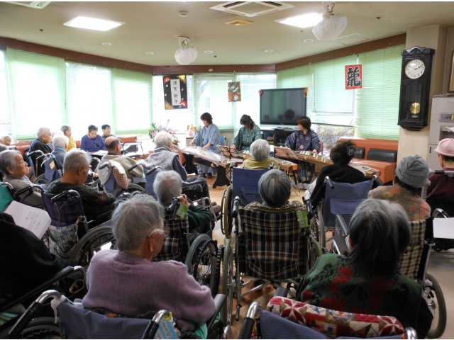 たくさん集まっていただきました。