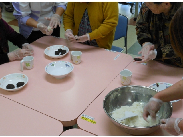 みなさん一緒に作ります