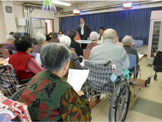 行事予定等の資料を配付