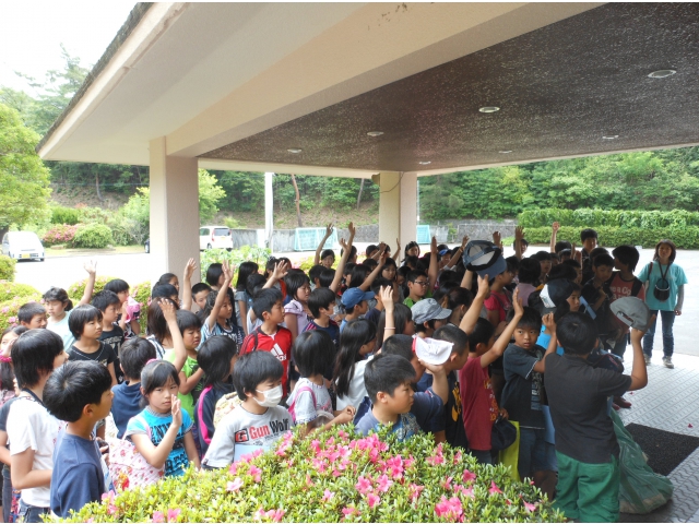 「老人ホームに来たことがあるひと～？」