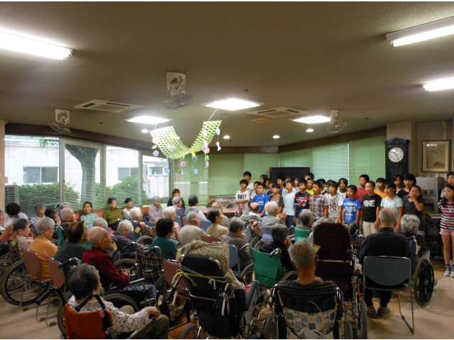 たくさんの観客です