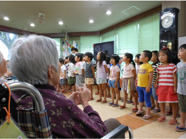 七夕の歌を合唱してくれました