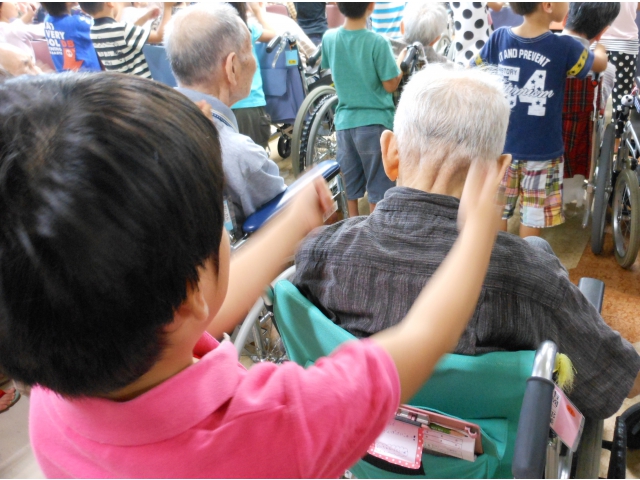 歌に合わせてトントントン