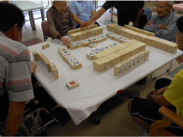 卓を囲むだけでもテンションが上がりますね