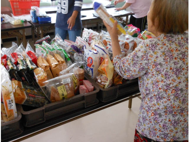 これいくら？安くならぁん？