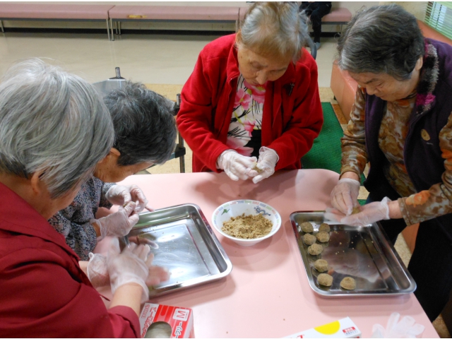 皆さん手慣れた様子