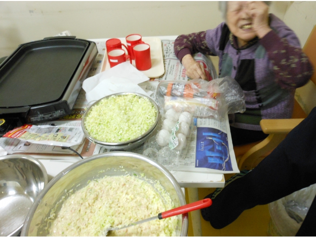 お好み焼きは作るのも楽しいです