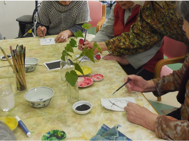 みなさん軽やかな筆使いです