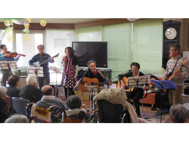 迫力のバンド演奏です