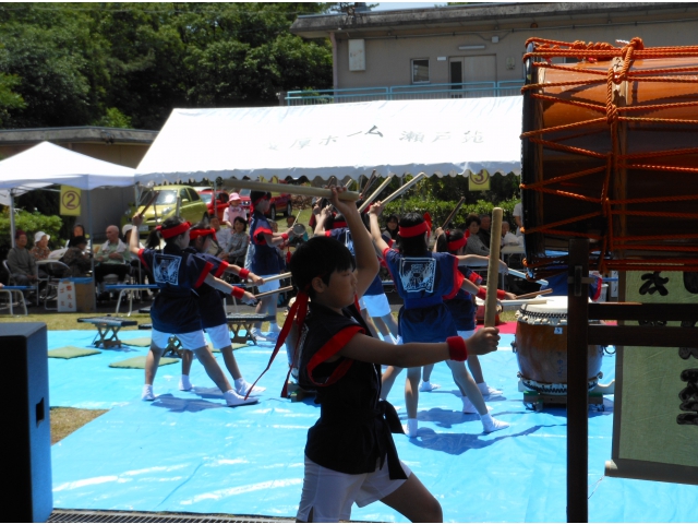 大人顔負けの太鼓さばき