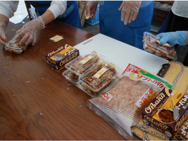 あつあつのお好み焼き