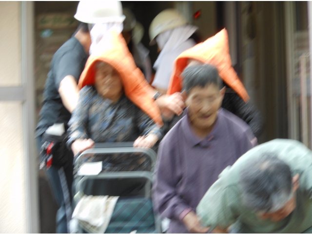 あわてずゆっくり避難します