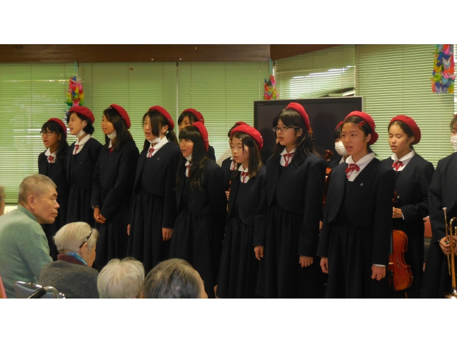 若くて元気一杯に歌ってくれました