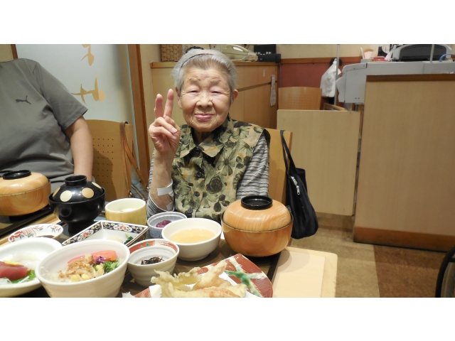 天ぷら定食やカツ丼、海鮮丼などにしました！
どれもおいしい！