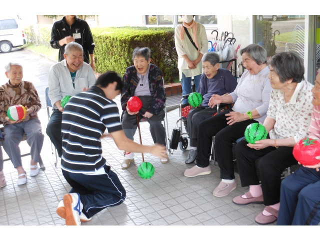 みんな大好き紙風船！
大盛り上がりです！