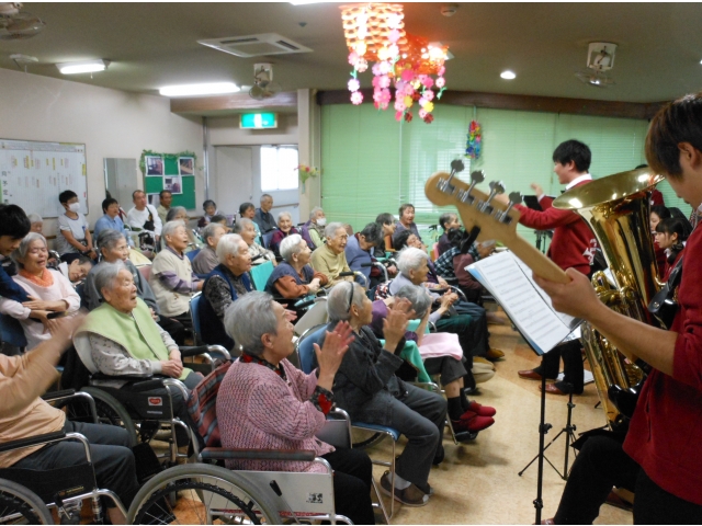 ふるさとをみんなで熱唱！