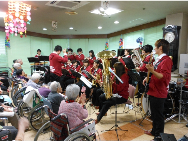 みなさんのお馴染みの曲が演奏されて大喜びでした！