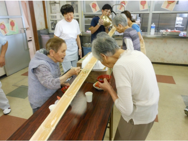 勢いよく流れてきます