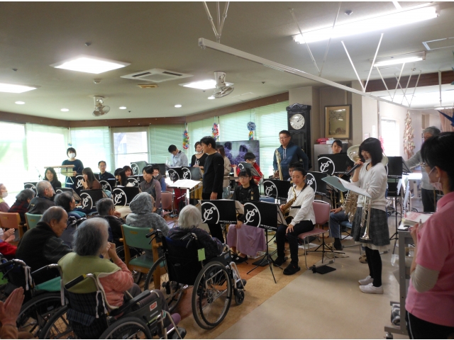 演奏が始まります。