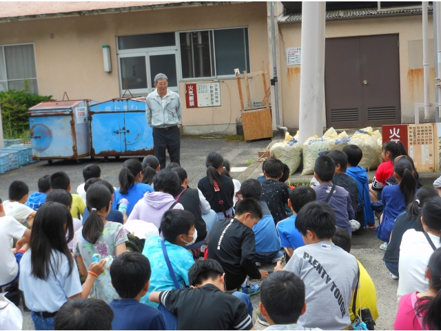 草や落ち葉がたくさんとれました。