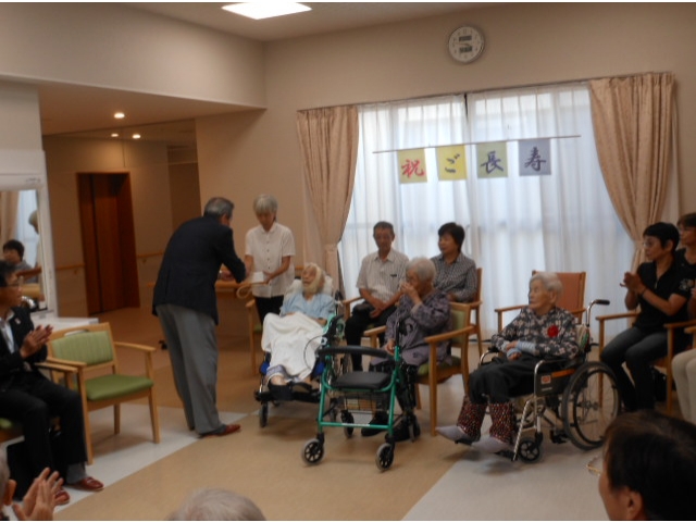 1名ずつ授与していただきました。