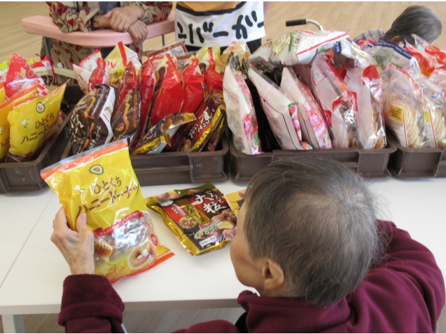 ドーナツか甘栗どちらか迷います。