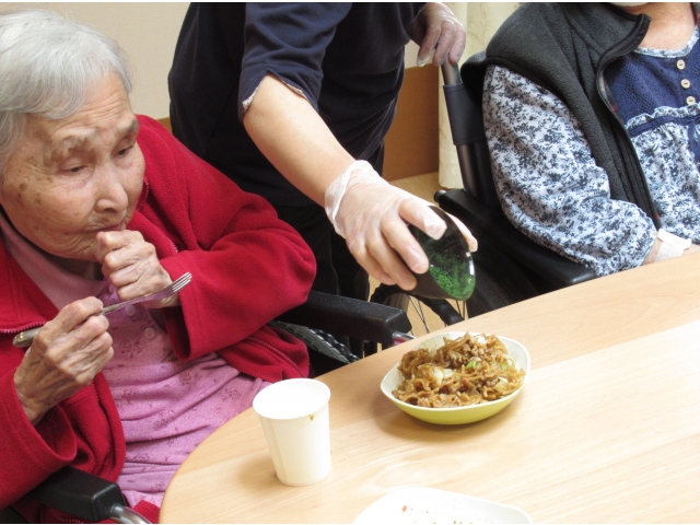 おかわり！海苔もお願いね。
