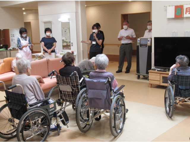 行事予定を説明しました。