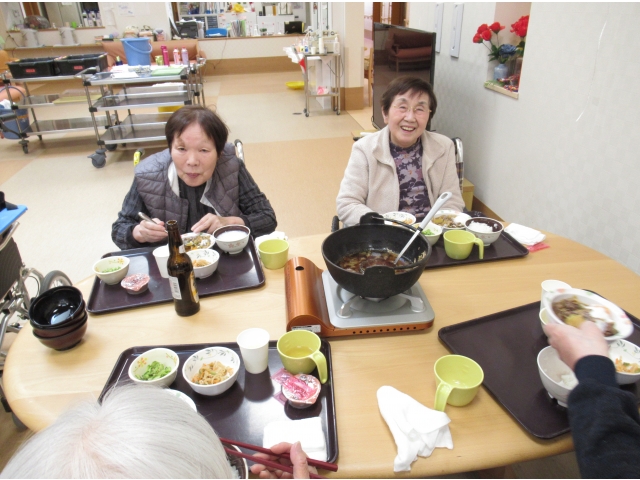 デザート美味しいよ。あげようか？