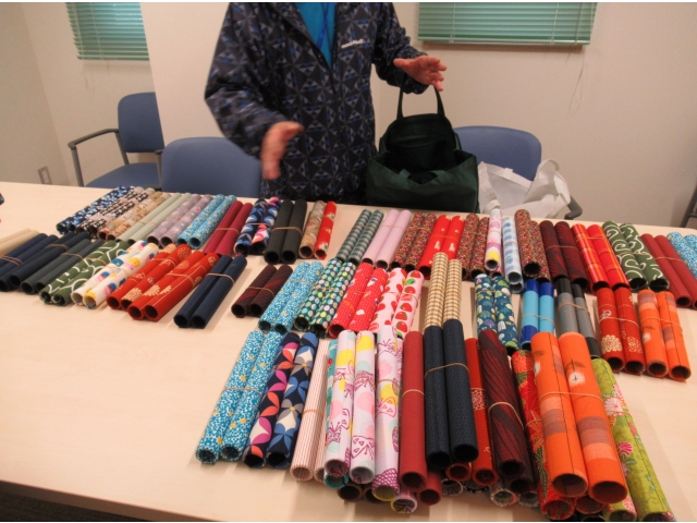 色鮮やかで着物？みたい