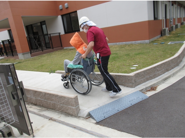 スロープを降ります