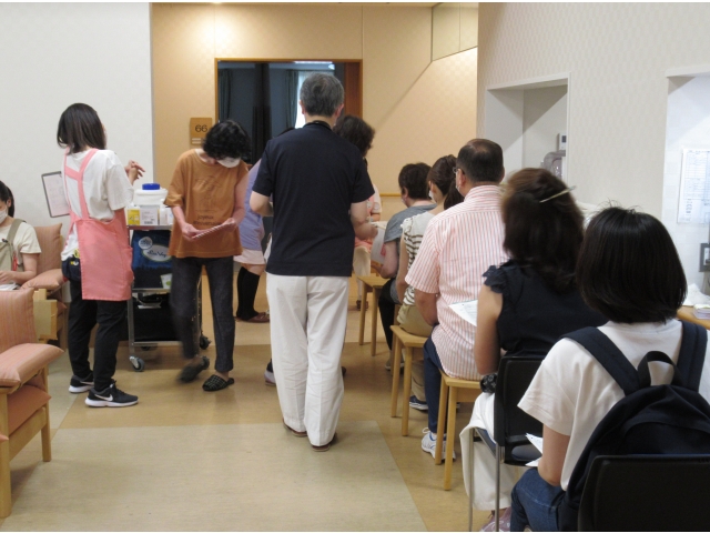 職員も一部接種しました。8月中旬ごろには全職員の接種完了予定です。