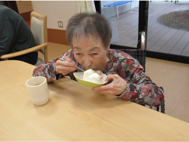 ケーキ大好き‼