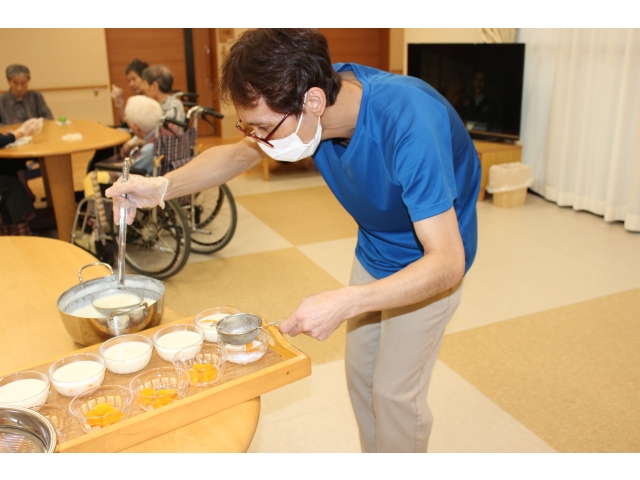 全部のガラスに注ぎます