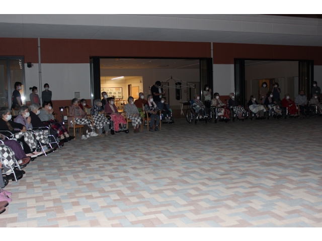 大勢集まるのでマスクも付け感染対策!