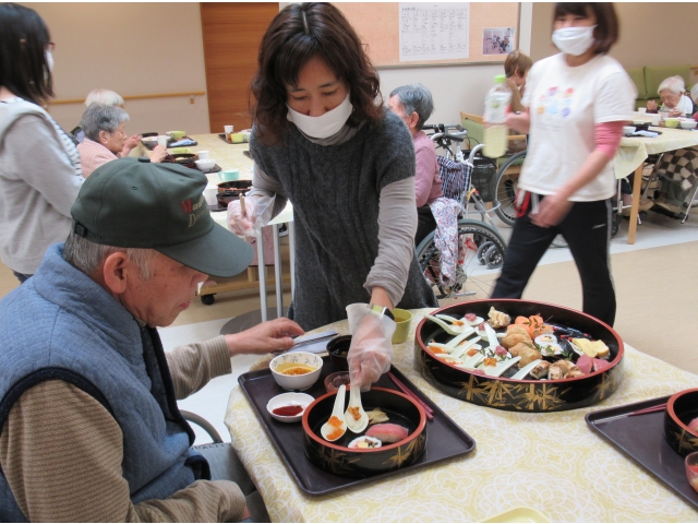 握り、これとこれお願いします。