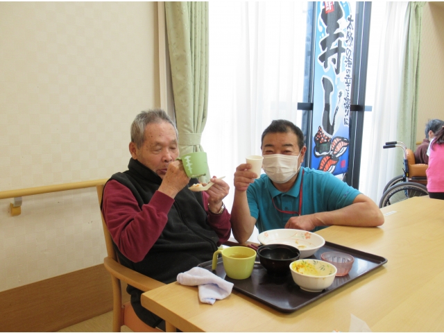 職員と記念撮影