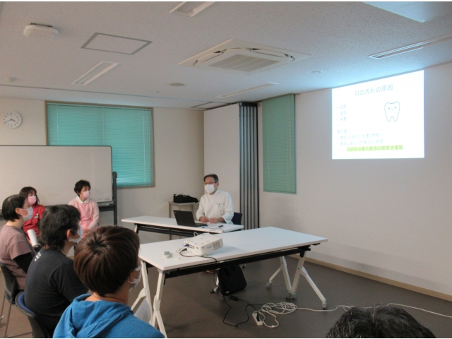 口の汚れの原因から教えて頂きました。