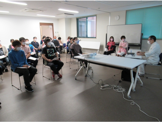 データを示しながら講義して頂きました。
