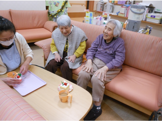 クリスマスケーキ頂きま～す